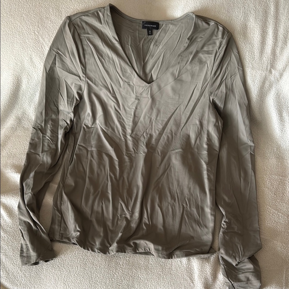Buckle Black Long Sleeve V-Neck Top in Olive Green